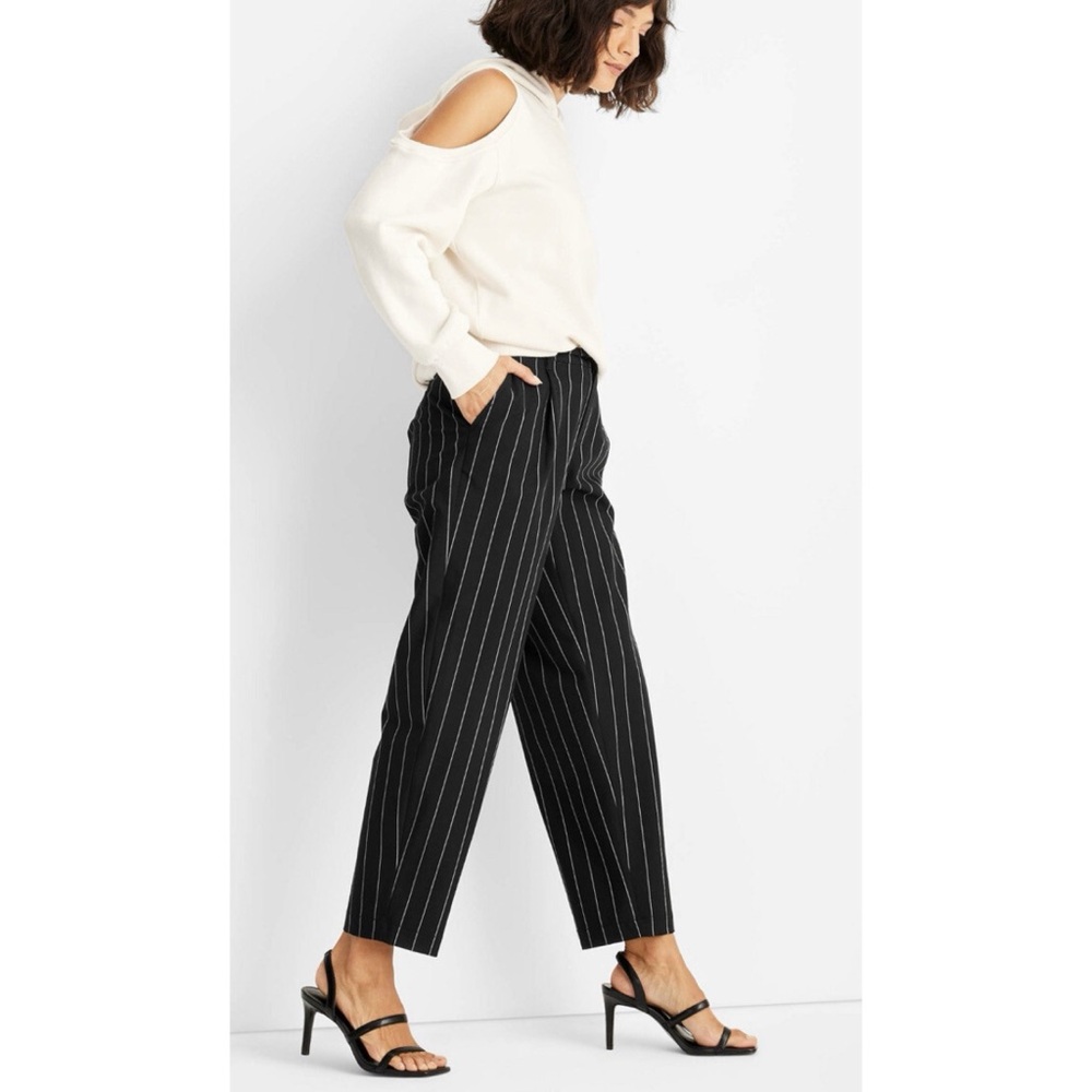 Future Collective Mid-Rise Pleated Pants - Size 8